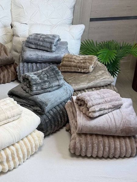 Плюшева постільна білизна &bull; Malloory Home &bull; Шарпей &bull; Бежевий PLUSH-MALLOORY-EURO-SHARPEY-BEIGE фото