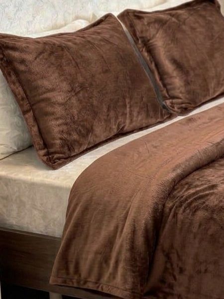 Комплект велюрового постельного белья &bull; L&M House Textiles &bull; Кофейный VELOUR-LM-EURO-COFFEE фото